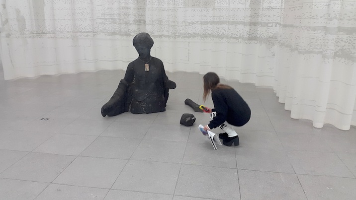 Natalia with several fragments of sculptures belonging to the Deutsches Technikmuseum. Taken with the Samsung Galaxy Alpha.