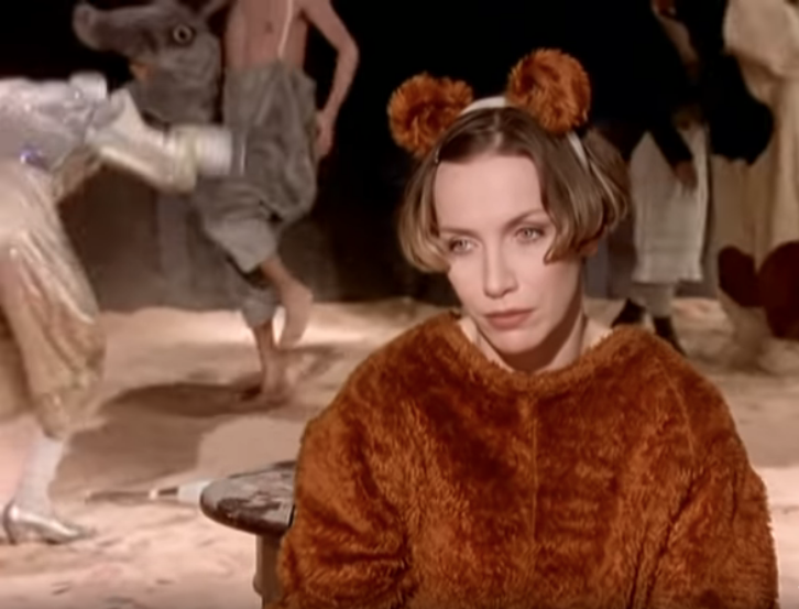 A Definitive Ranking Of Annie Lennox Music Videos Sleek Magazine